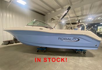 2024 Robalo R207 Solid Steel Blue Boat